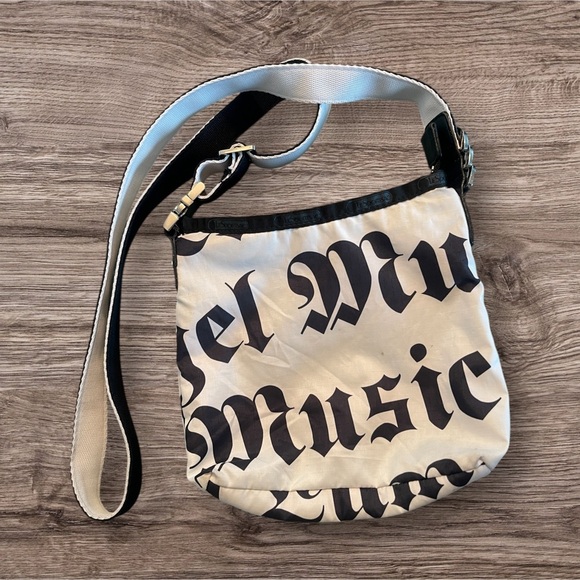 LeSportsac Gwen Stefani collaboration mini shoulder bag black nylon Y2K-90”s